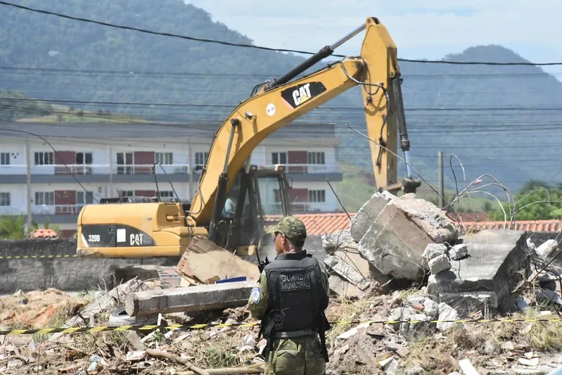 demolicao construca ponta negra
