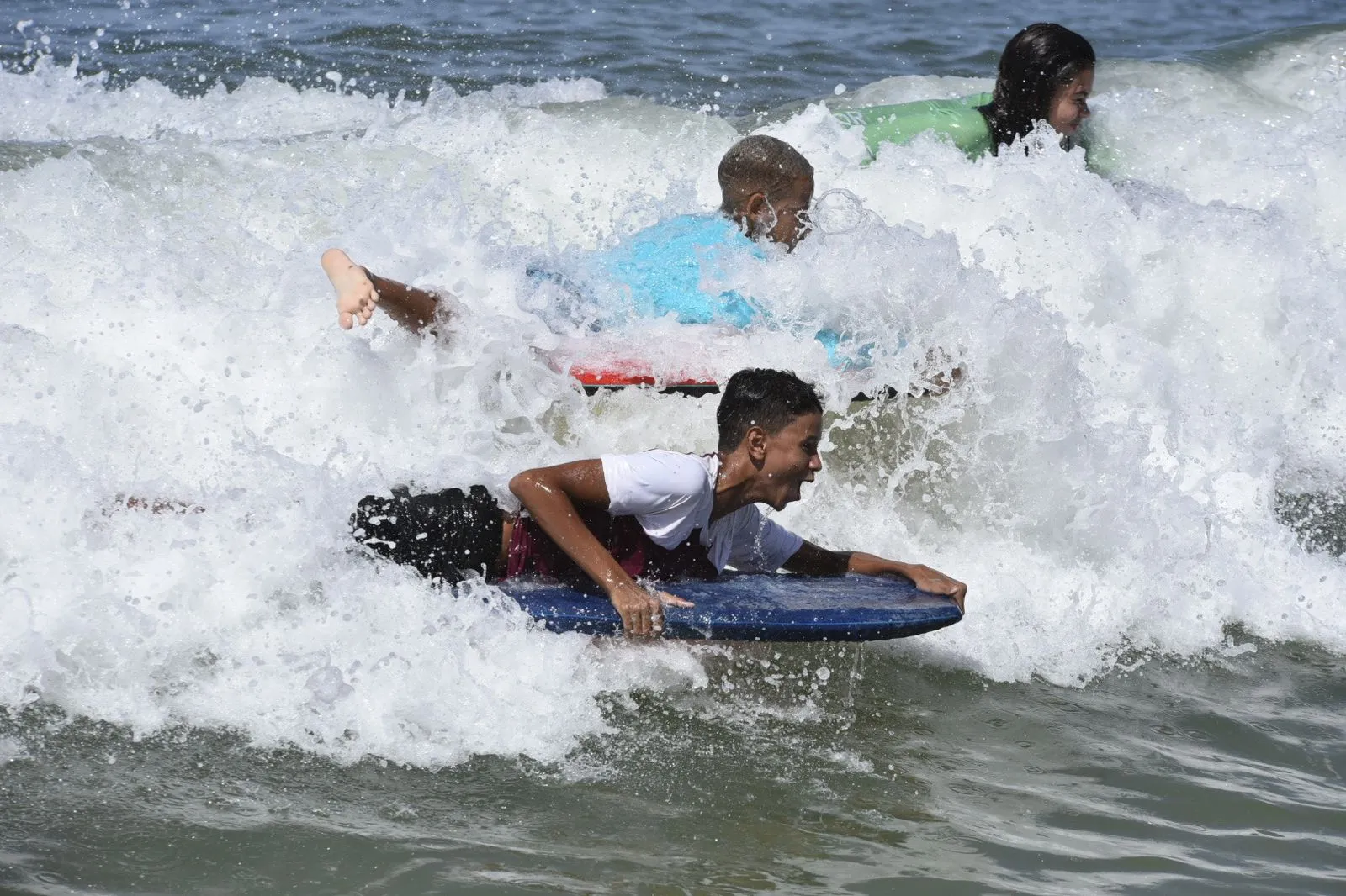 surf inclusivo ponta negra