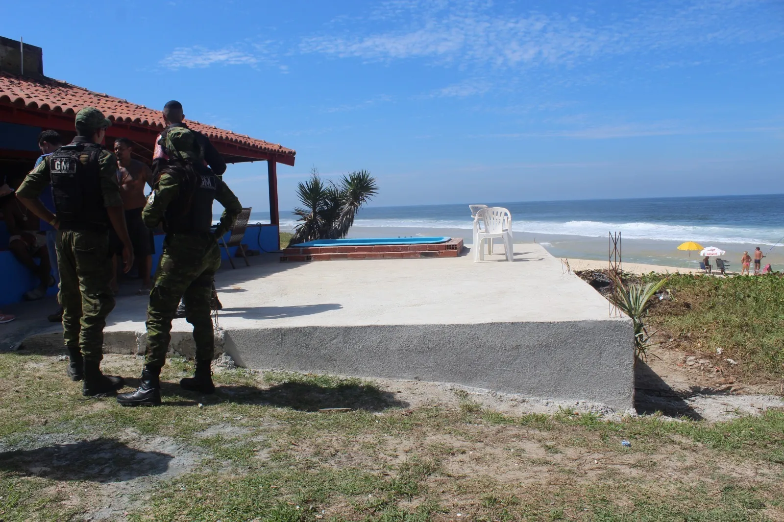 Obra Embargada Gated