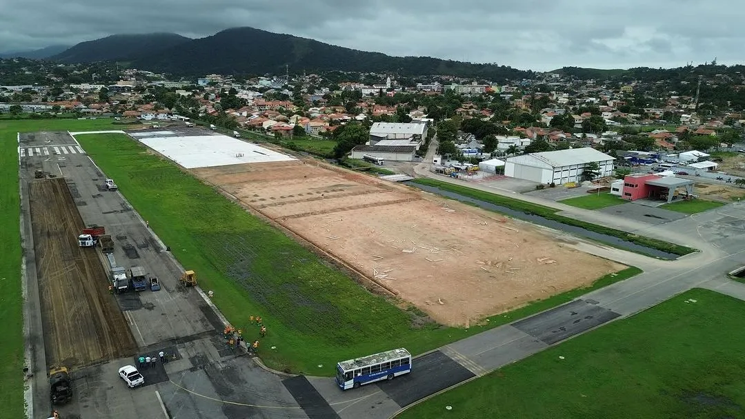obra aeroporto marica