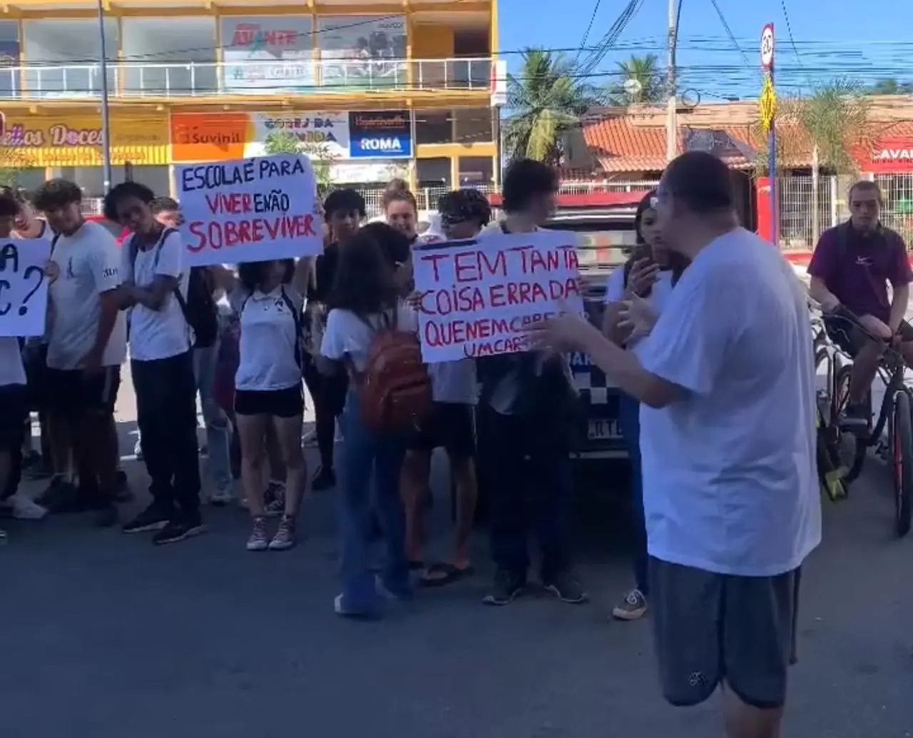 protesto darcy ribeiro