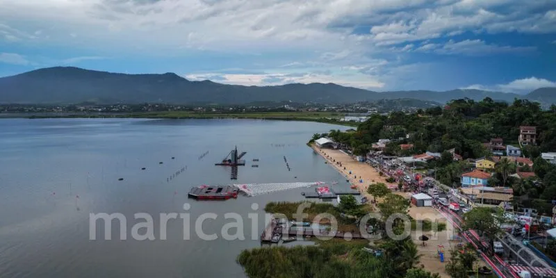 Natal Iluminado 2024 queda da arvore flutuante 1