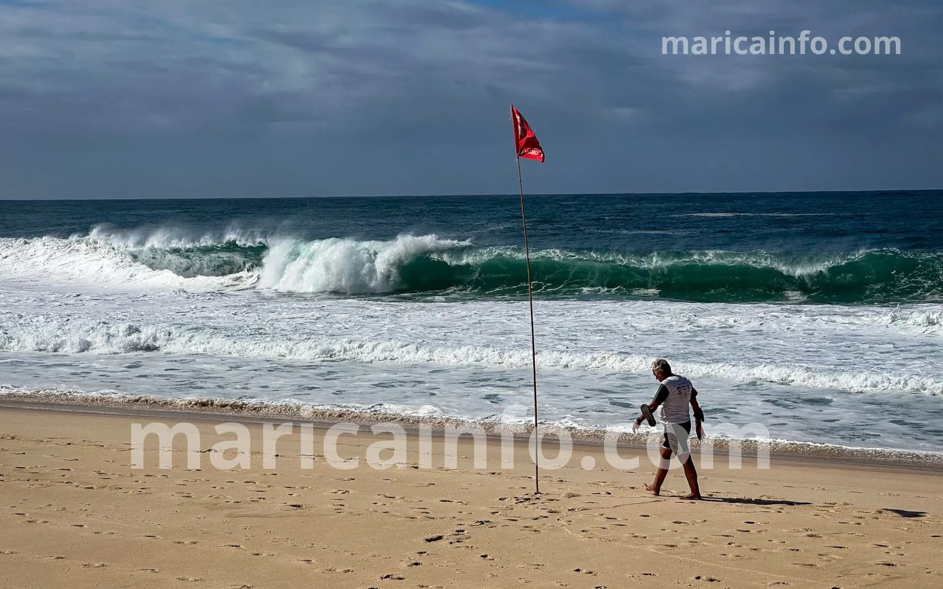 mar agitado barra de marica bandeira vermelha